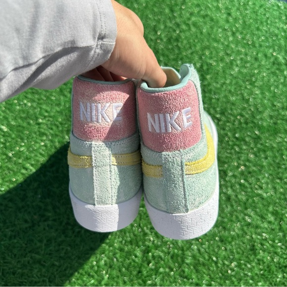 Nike Sb Zoom Blazer Mid PremiumLight Dew / Light Zitron Green Glow - Picture 7 of 12